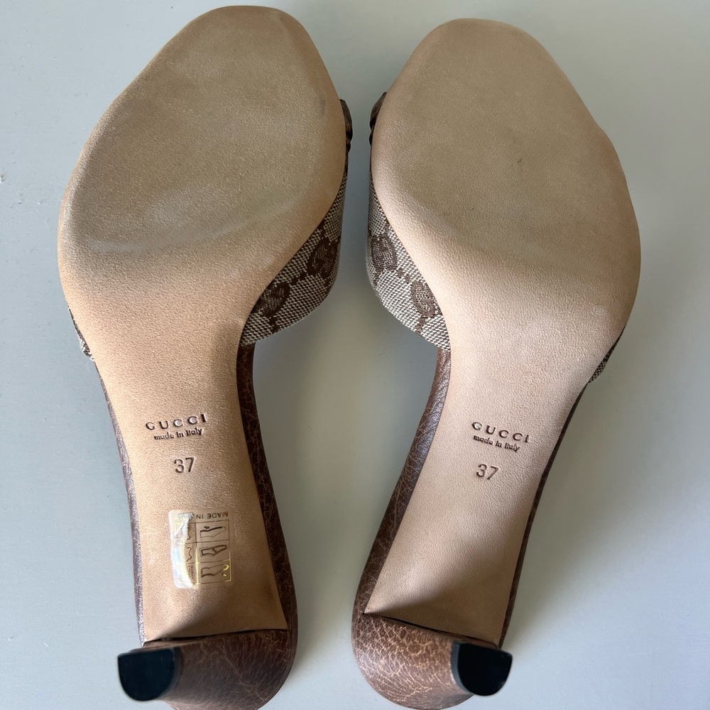 Gucci Brown Kitten Heel Shoes with Bow Detail - Picture 7 of 10